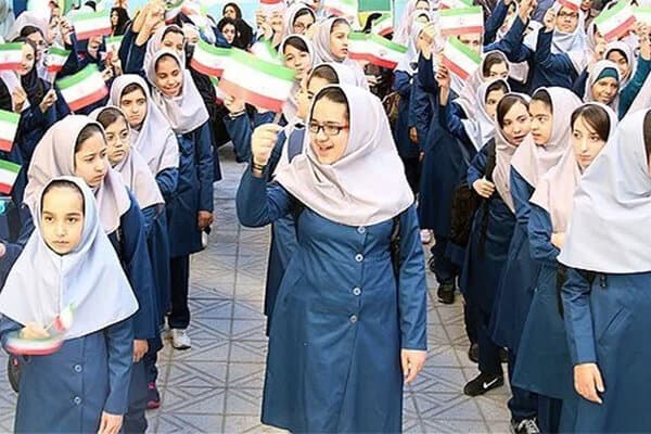 تصویر خبر: تاکید وزارت آموزش و پرورش بر عدم الزام خرید لباس فرم جدید دانش‌آموزان
