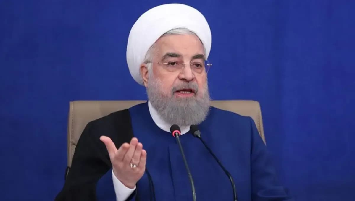 تصویر خبر: حسن روحانی: قدرت سیاسی باید در تصمیم‌گیری‌های جنگ وارد عمل شود