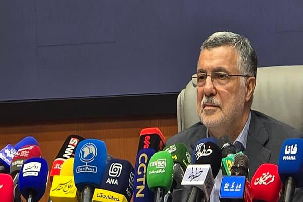 تصویر خبر: ظفرقندی: کمبودهای دارویی نصف شده است