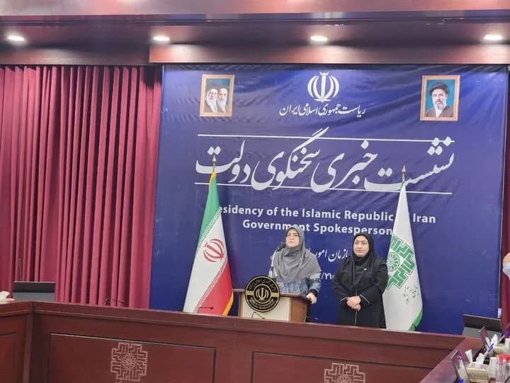 تصویر خبر: مهاجرانی: واردات خودرو متوقف شد