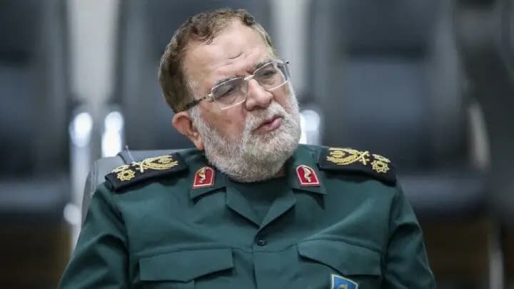 تصویر خبر: سرلشکر ایزدی: انقلاب اسلامی مبتنی بر مسیر نورانی انسان است