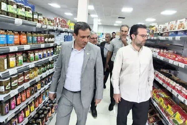 تصویر خبر: کریمی: روستابازارها مسیر عرضه مستقیم محصولات کشاورزان هستند