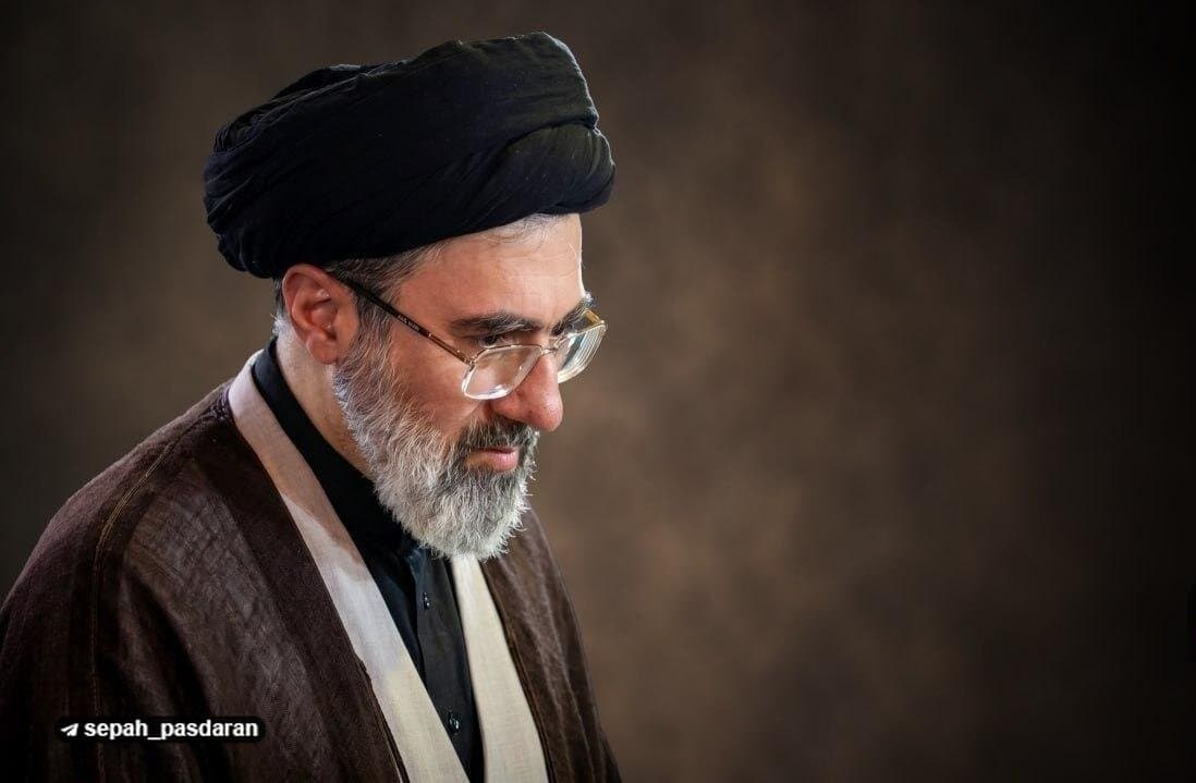 تصویر خبر: رهبر انقلاب: پرستاران فرشته‌های رحمت و امید هستند/ برای شهدای پرستار در جنگ‌های تحمیلی دوّم و سوّم و فتنۀ دی‌ماه ۱۴۰۴، رحمت الهی را مسئلت دارم