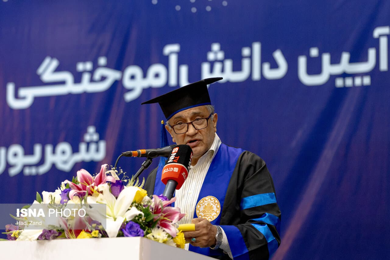 تصویر خبر: پیش‌فرض تربیت دانشجویان شریف برای خارج از کشور «غلط» است