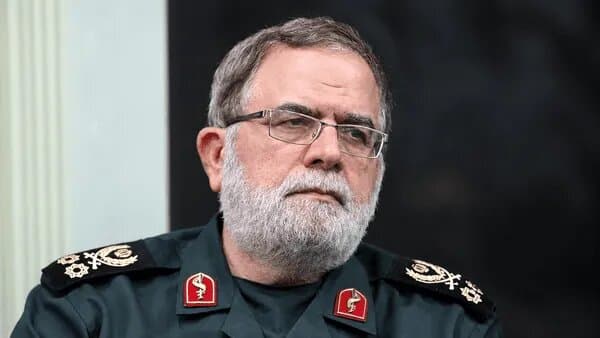 تصویر خبر: سرلشکر ایزدی: سپاه و ارتش آماده دفاع از تنگه هرمز هستند