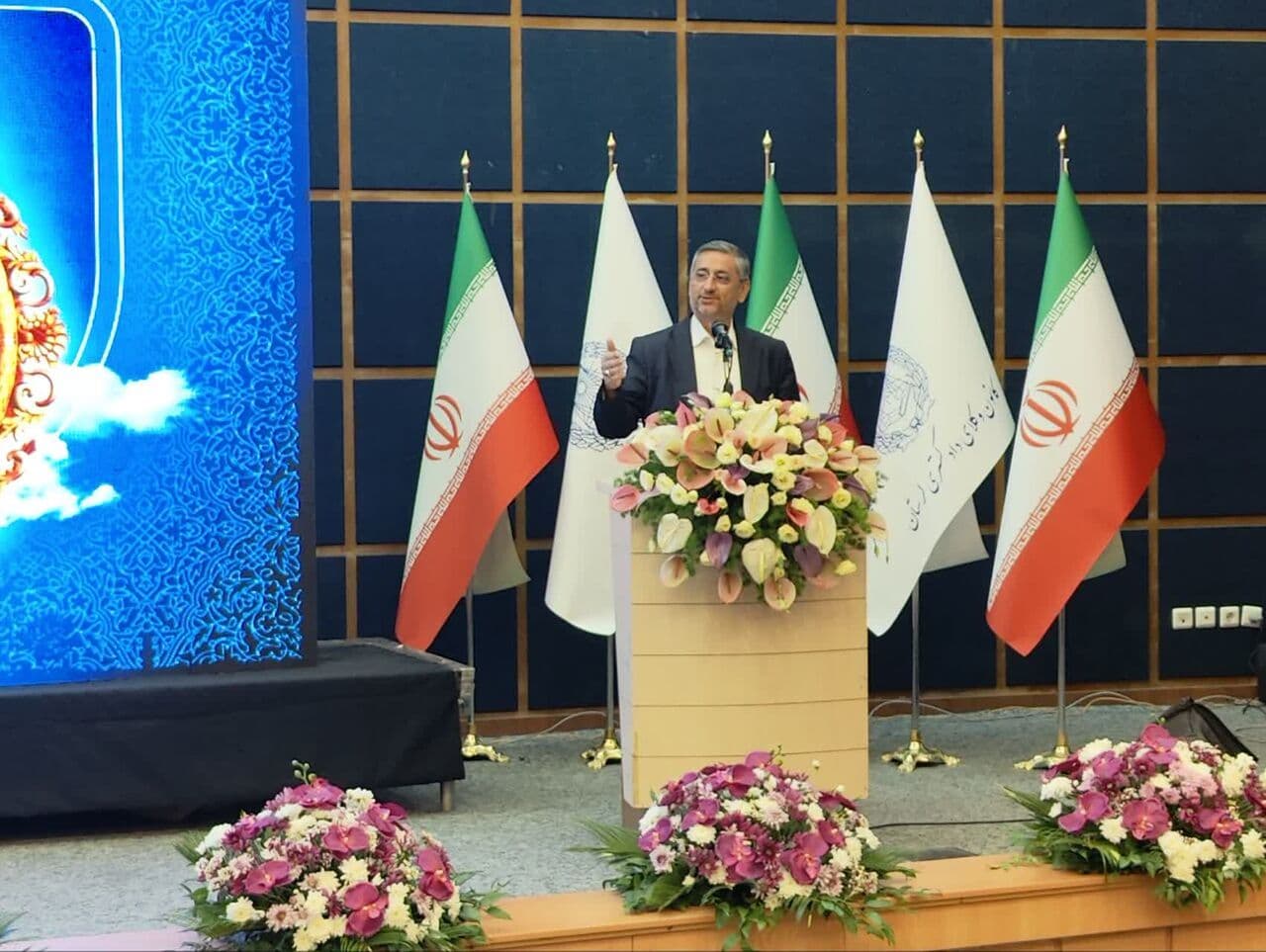 تصویر خبر: استاندار: عملیات اجرایی طرح‌های عمرانی لرستان در شرایط جنگی متوقف نشد