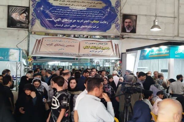 تصویر خبر: فلاحی: نمایشگاه کتاب کردستان با ۷ روز برنامه فرهنگی و علمی همراه شد