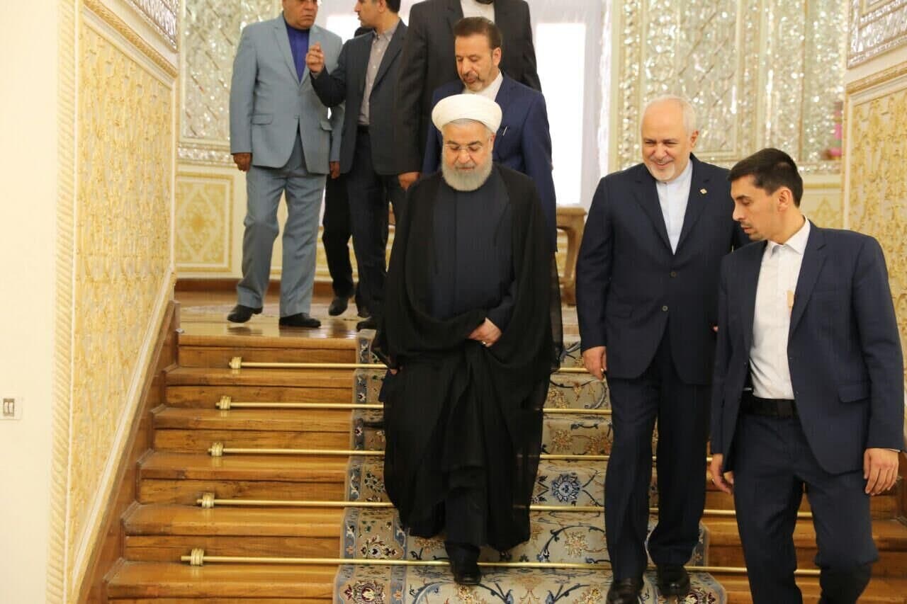 تصویر خبر: رمزگشایی از حملات جدید تندروها به حسن روحانی/ کسی حق ندارد از پایان جنگ بگوید؟