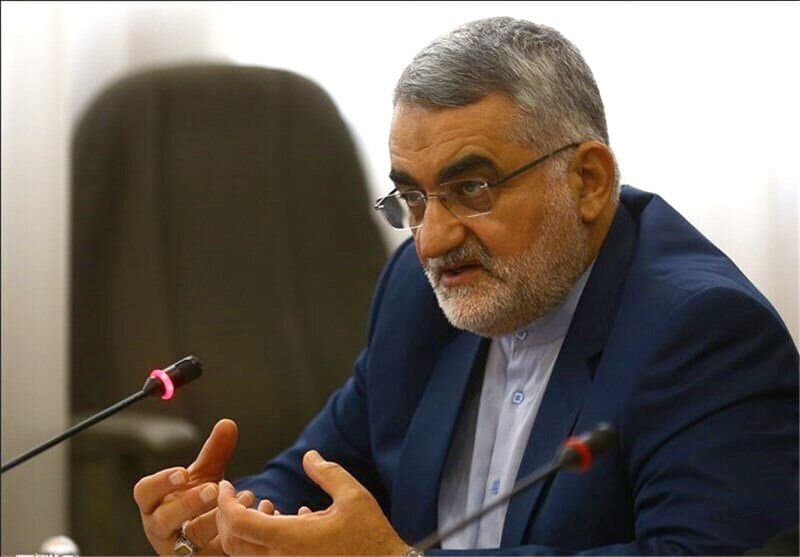 تصویر خبر: بروجردی: سیاست ایران در قبال تنگه هرمز تغییر نمی‌کند