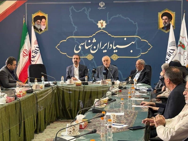 تصویر خبر: علی‌اکبر صالحی: نباید همه مواضع روسیه را با عینک بدبینی ببینیم / مهدی سنایی: ایران‌شناسی یکی از مؤلفه‌های اصلی قدرت نرم ایران است