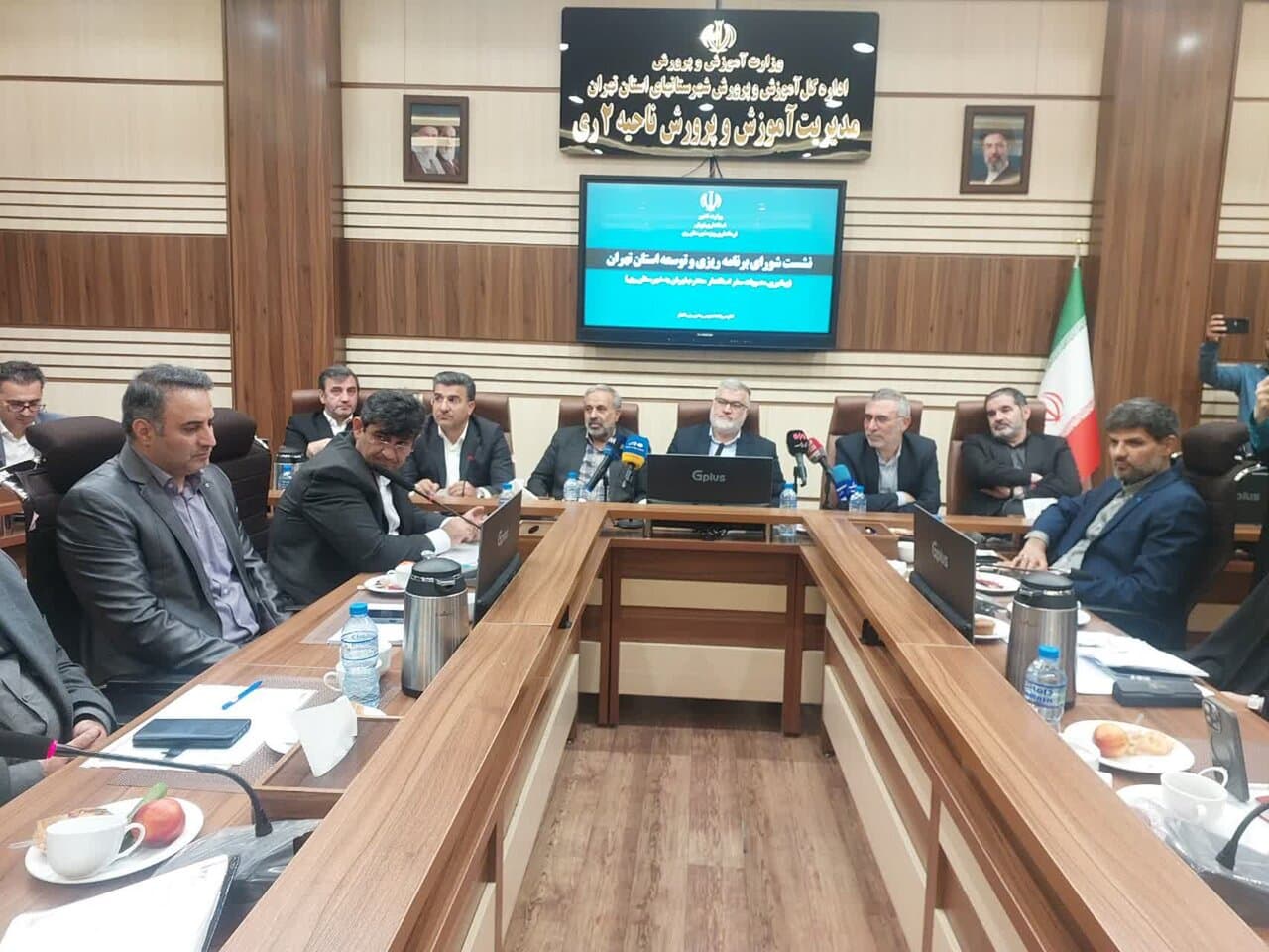 تصویر خبر: استاندار تهران: ۸۰ درصد مصوبات سفر به ری اجرایی شد