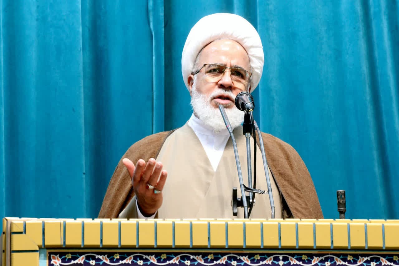 تصویر خبر: امام جمعه کرمانشاه: تاریخ دفاع مقدس باید برای نسل‌های آینده تبیین شود