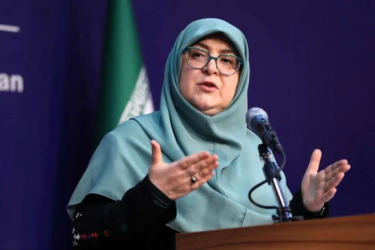تصویر خبر: مهاجرانی: دولت برای سناریوهای احتمالی در مرزهای زمینی آماده است / رئیس‌جمهور تصمیمی برای تغییر اعضای کابینه ندارد / پاسخ سخنگوی دولت به احتمال قطع اینترنت با شروع جنگ