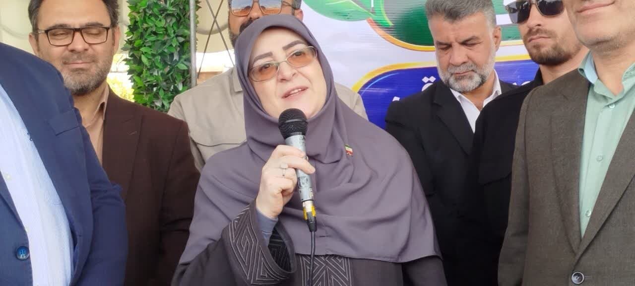 تصویر خبر: مهاجرانی: توسعه حمل‌ونقل برقی گامی در مسیر تحقق حق مردم اراک برای تنفس هوای پاک است