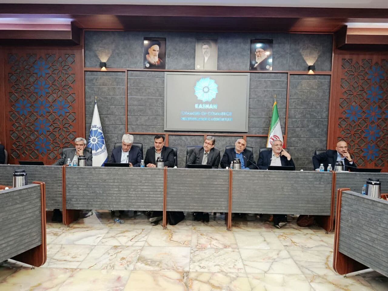 تصویر خبر: استاندار اصفهان: موانع سرمایه‌گذاری کاشان تا حصول نتیجه پیگیری می‌شود