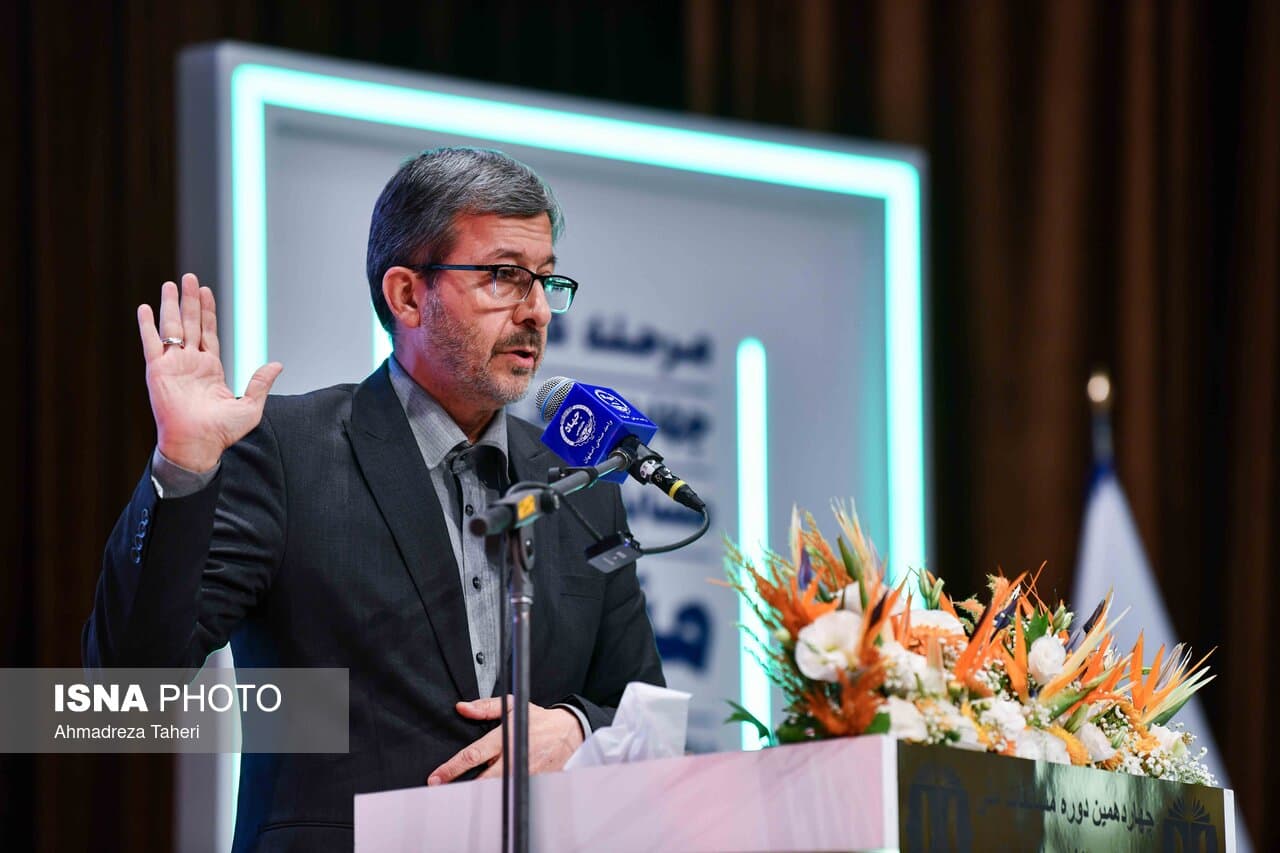 تصویر خبر: از ابطال مجوزهای راکد تا هدف‌گذاری 1200 مگاوات برق خورشیدی در اصفهان