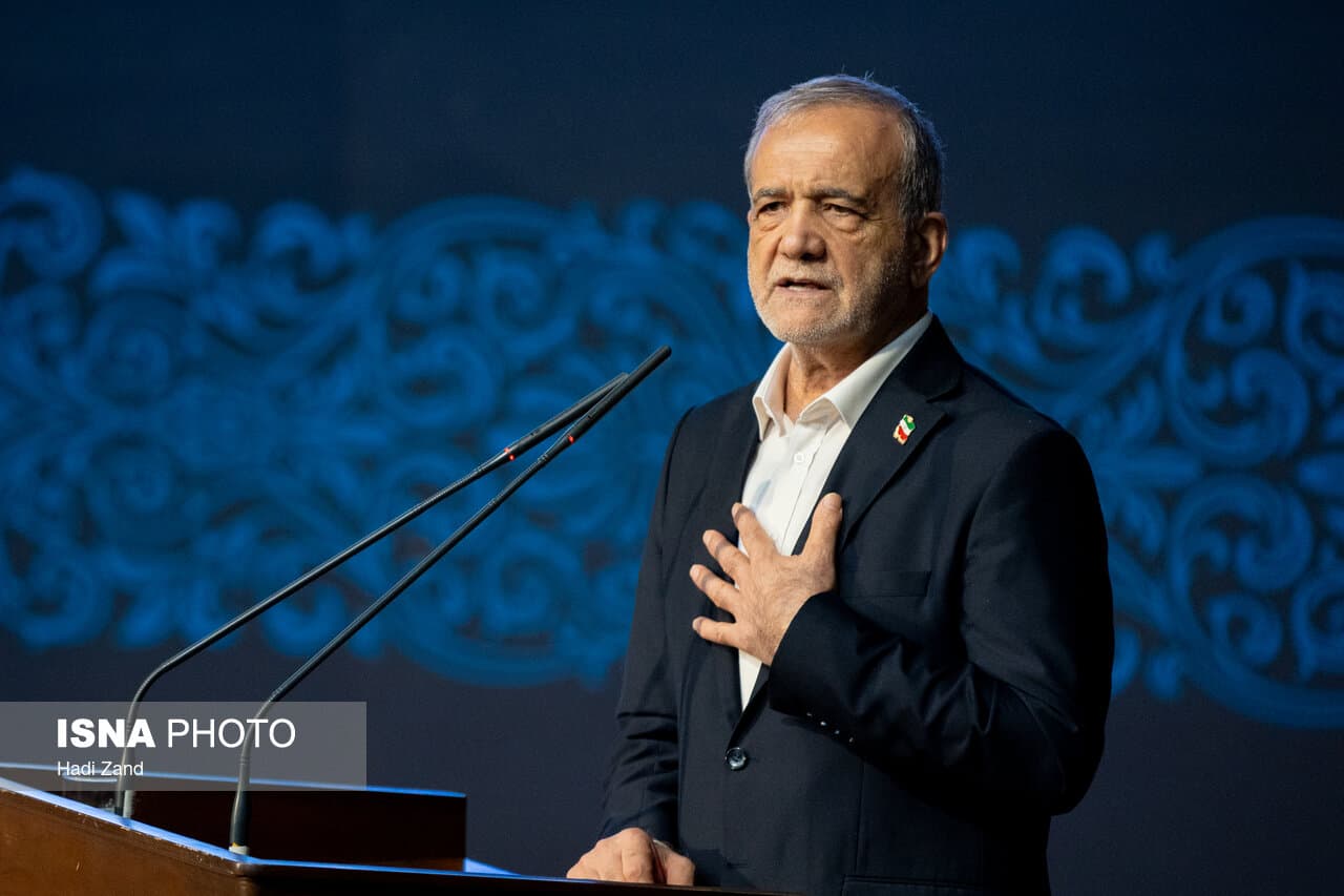 تصویر خبر: پزشکیان: رای قاطع نمایندگان مجلس به وزیر دفاع پیام گیرایی به دنیا بود