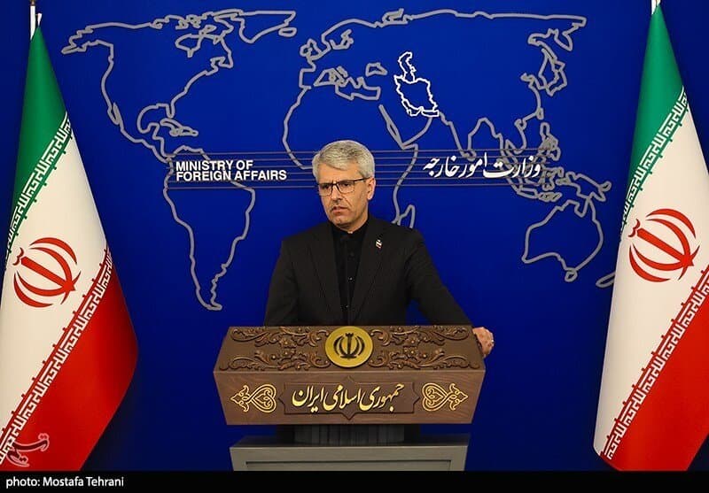 تصویر خبر: انتقاد سخنگوی وزارت خارجه از روایت آمریکا درباره ناامنی تنگه هرمز با انتشار تصویر سیمپسون‌ها
