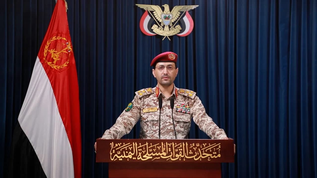تصویر خبر: یحیی سریع: فرودگاه ریاض را با موشک بالستیک مورد هدف قرار دادیم