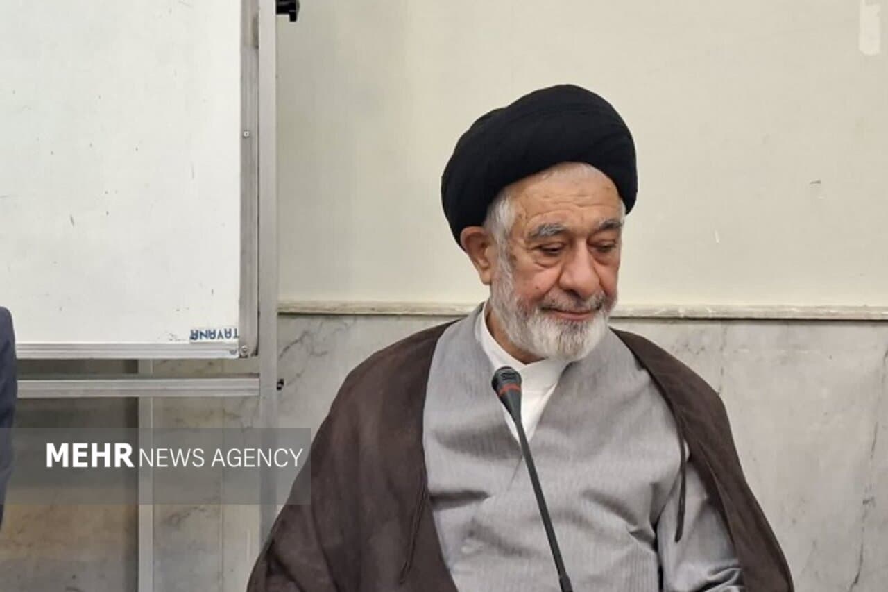 تصویر خبر: موسوی: ترویج نماز راهکار مقابله با ناهنجاری‌های اجتماعی است