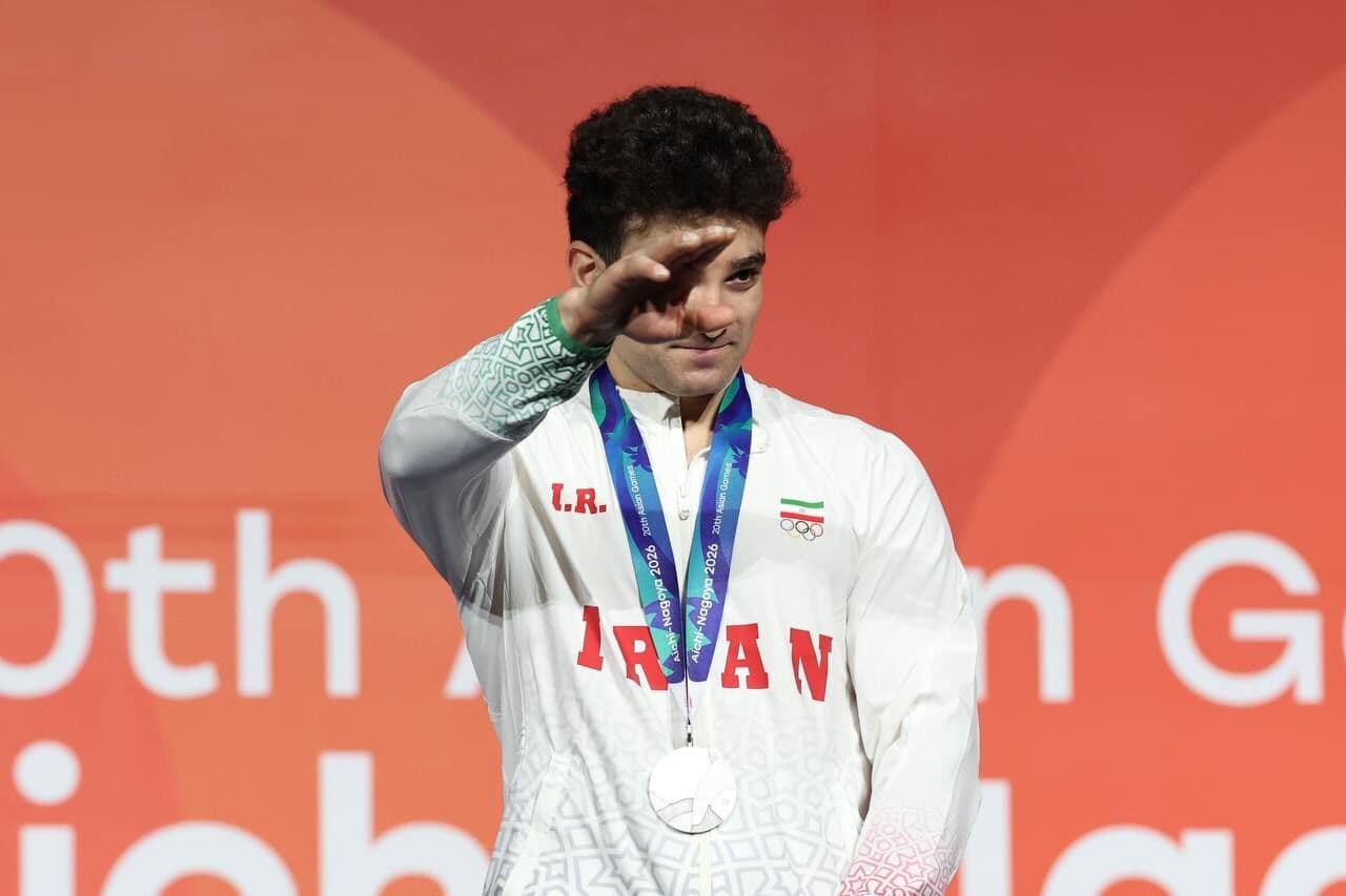تصویر خبر: علیپور:تنهاترین قهرمان هستم/سرباز مردم پیر شده است