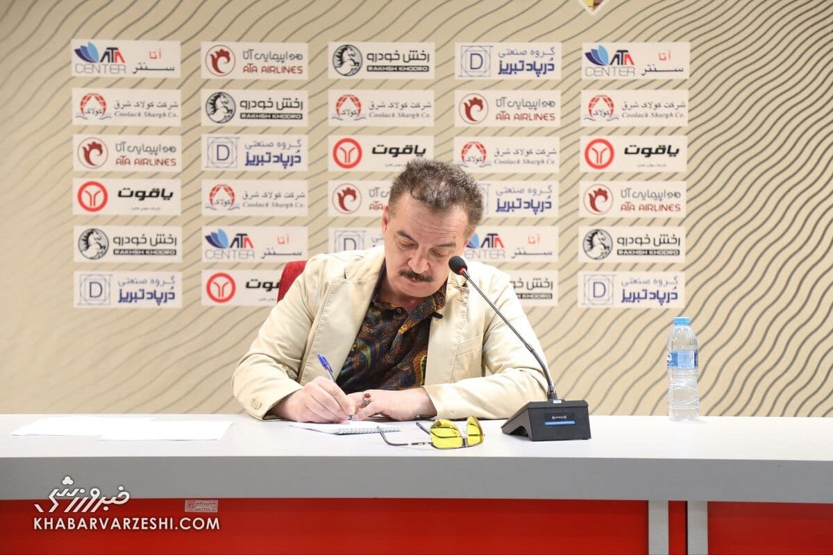 تصویر خبر: زنوزی: تاریخ ایران بدون غیرت و ایستادگی ترک‌ها نوشته نمی‌شود/ فرمایش رهبری فصل‌الخطاب است
