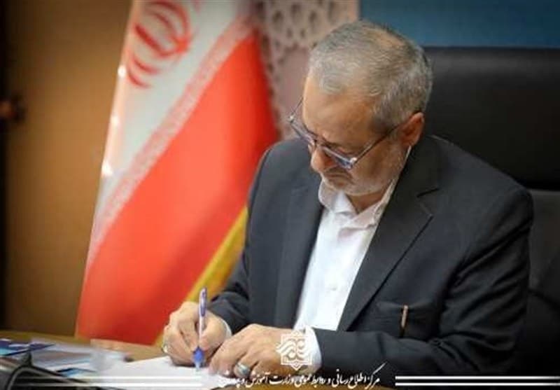 تصویر خبر: کاظمی: مطالبات فرهنگیان تا حد زیادی پرداخت شده است