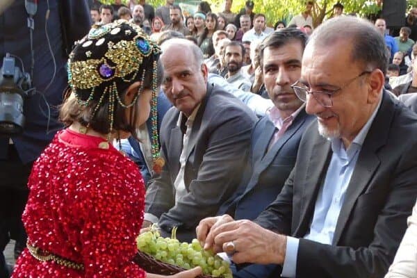تصویر خبر: کریمی: بیلوار یکی از قطب‌های کشاورزی و باغداری کرمانشاه است