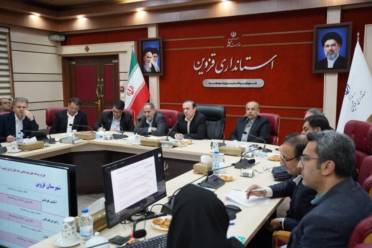تصویر خبر: استاندار قزوین: طرح‌های ورزشی به شهرداری‌ها واگذار شود
