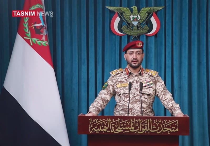 تصویر خبر: ارتش یمن: تجهیزات نظامی منتقل‌شده به فرودگاه الریان را هدف قرار دادیم
