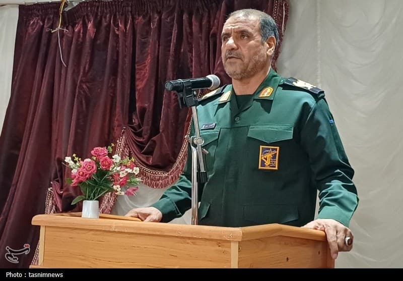 تصویر خبر: سردار رضایی: شهدای کارگری آبروی جامعه/تقدیم 14هزار شهید نماد وفاداری