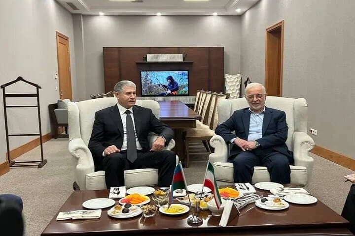 تصویر خبر: مومنی: امنیت مرزی و مقابله با جرایم سازمان‌یافته در اولویت است