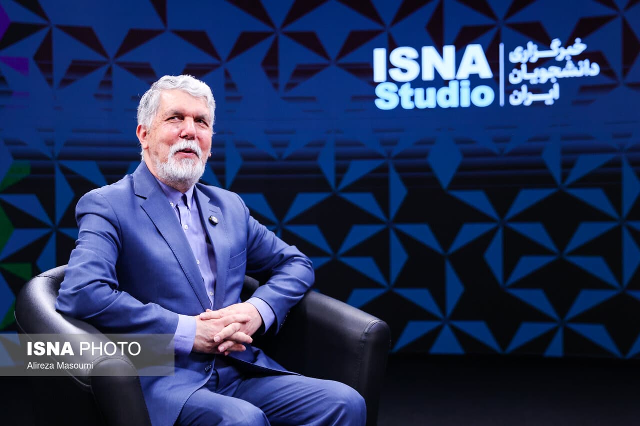 تصویر خبر: وزیر فرهنگ: شعر فارسی در سال ۱۴۰۵ به سلاحی برای تبیین پیروزی‌های ایران تبدیل شده است