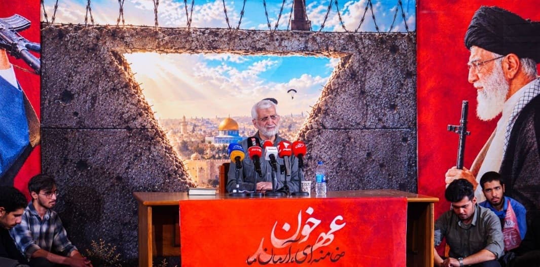 تصویر خبر: سعید جلیلی: همان کسی که می‌گفتند اگر با او گفت‌وگو کنیم، مسائل حل می‌شود، در میانه گفت‌وگو حمله کرد/ پس از جنگ ۱۲روزه گفتم این جنگ صرفاً جنگی علیه نطنز و فردو و چند دانشمند هسته‌ای نبود، این یک جنگ تمدنی بود