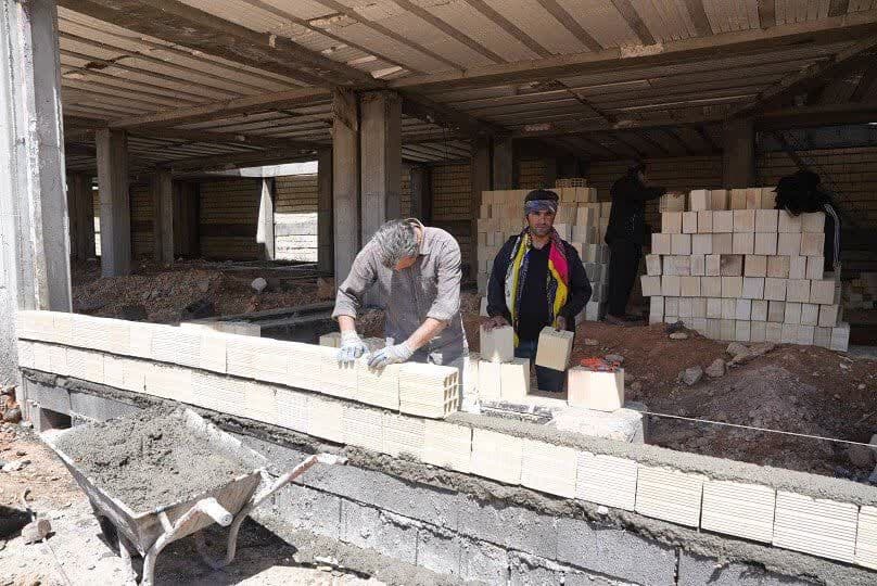 تصویر خبر: استاندار کرمانشاه: مصالح ساختمانی باید از تولیدکنندگان بومی تامین شود