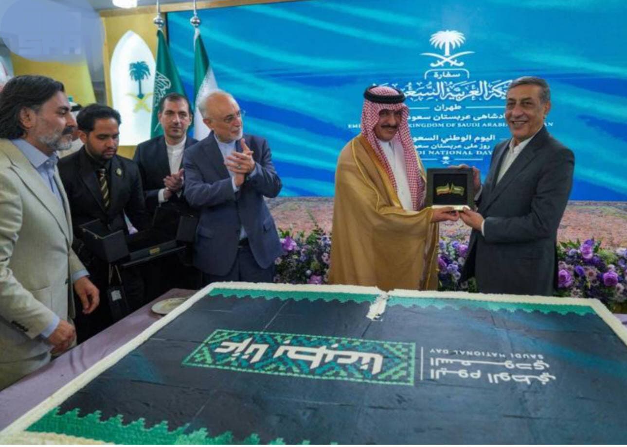 تصویر خبر: کیهان: حضور آقایان در جشن آل‌سعود دهن‌کجی به خون رهبر شهید است!