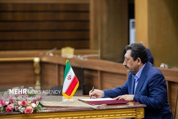تصویر خبر: اتابک: توسعه تجارت با اوراسیا نیازمند رفع موانع تجاری است