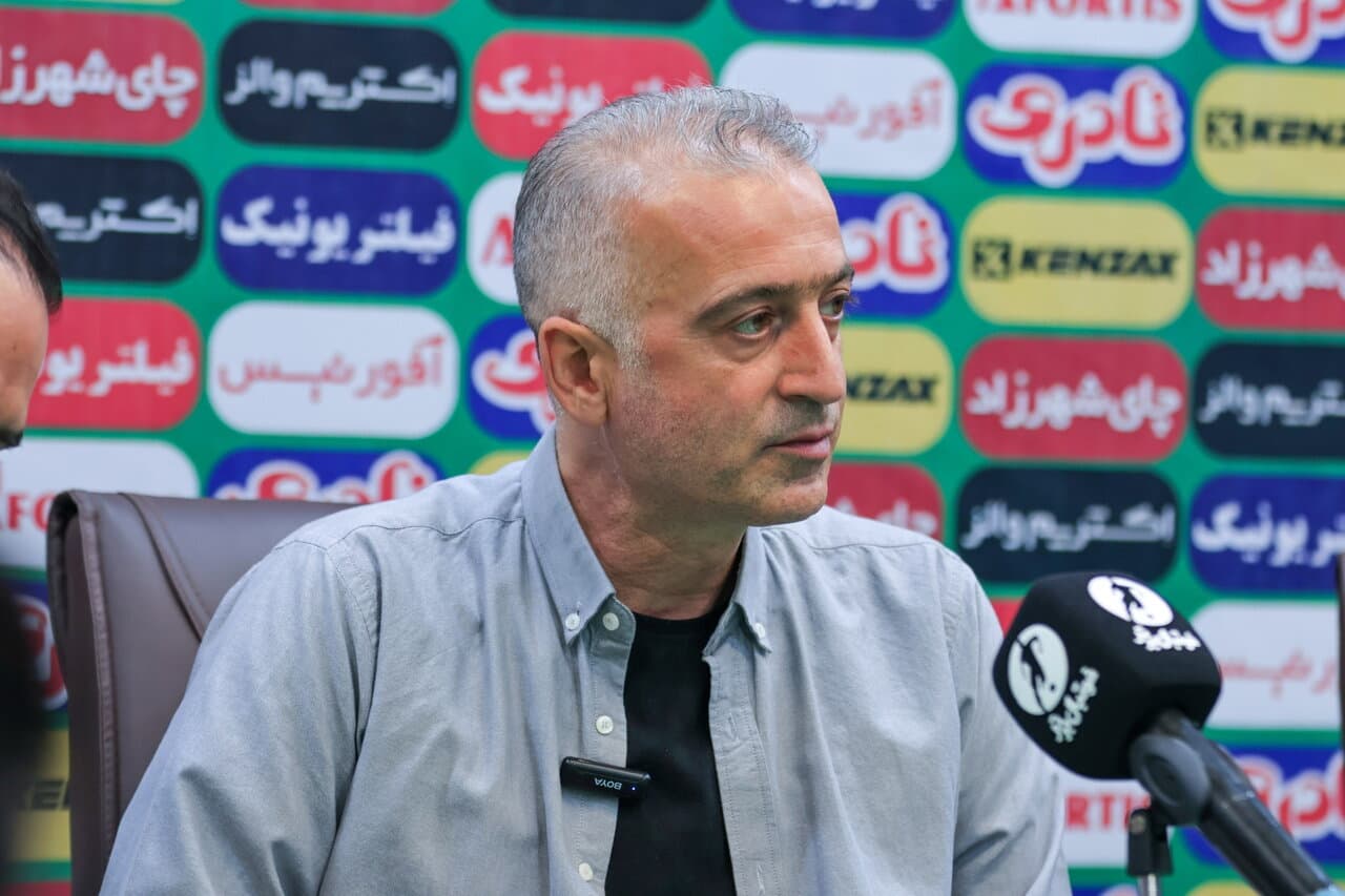 تصویر خبر: سرمربی خیبر: بازی با استقلال ساده نیست؛ به انرژی تماشاگران نیاز داریم