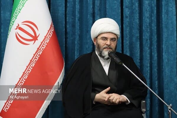 تصویر خبر: واکنش رئیس سازمان تبلیغات اسلامی به سخنان حسن روحانی درباره پایان جنگ