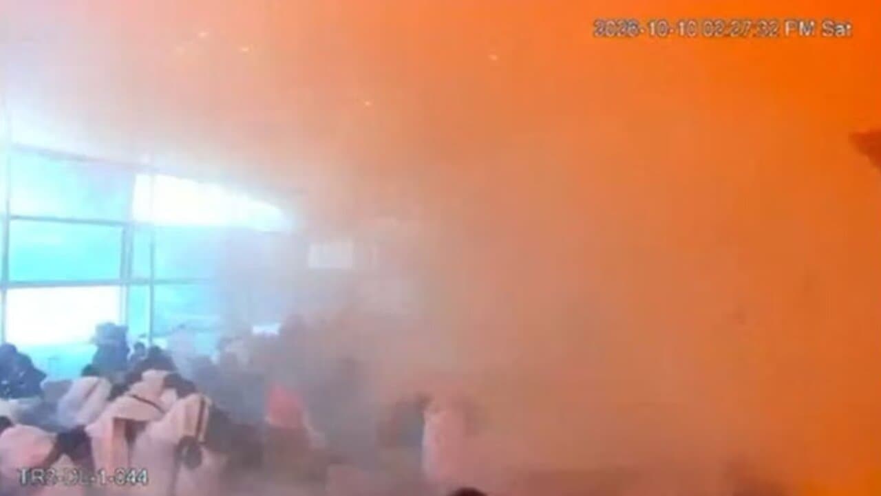 تصویر خبر: یحیی سریع: شرکت آرامکو، فرودگاه ریاض و پالایشگاه آرامکو را با موشک‌ها و پهپادهای زیاد هدف قرار دادیم