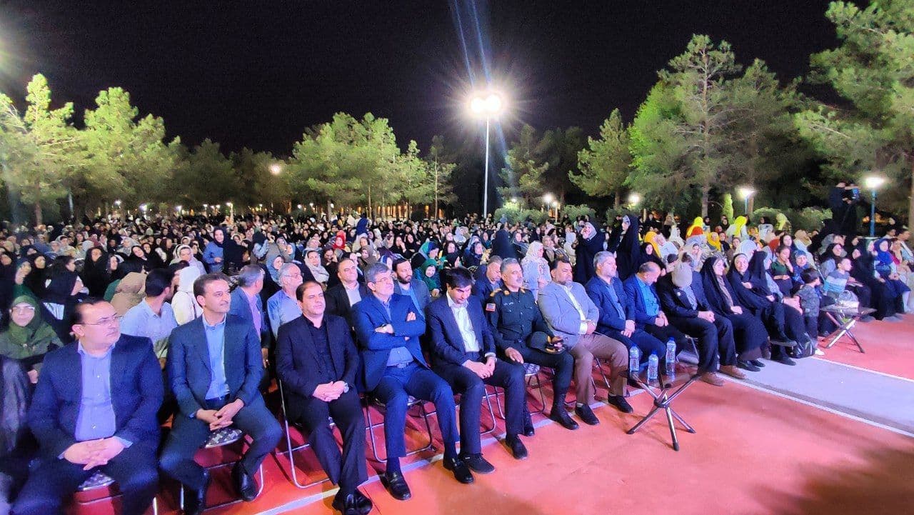 تصویر خبر: استاندار: فضای ورزشی بانوان یزد ناکافی است