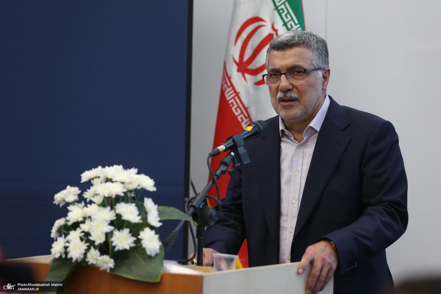 تصویر خبر: ظفرقندی: افزایش ظرفیت پذیرش پزشکی لزوماً کمبود نیروی متخصص را برطرف نمی‌کند / تأکید بر بهبود معیشت پزشکان برای تأمین نیروی درمانی در مناطق محروم / هشدار درباره افت کیفیت آموزش تخصصی در صورت افزایش ظرفیت بدون امکانات کافی