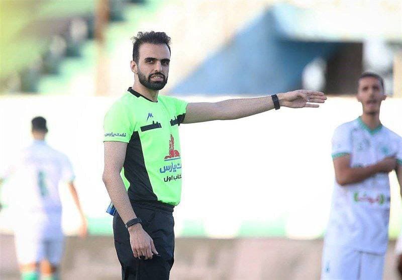 تصویر خبر: اسامی داوران دیدارهای هفته دهم؛ یک داور برای استقلال و پرسپولیس سوت می‌زند