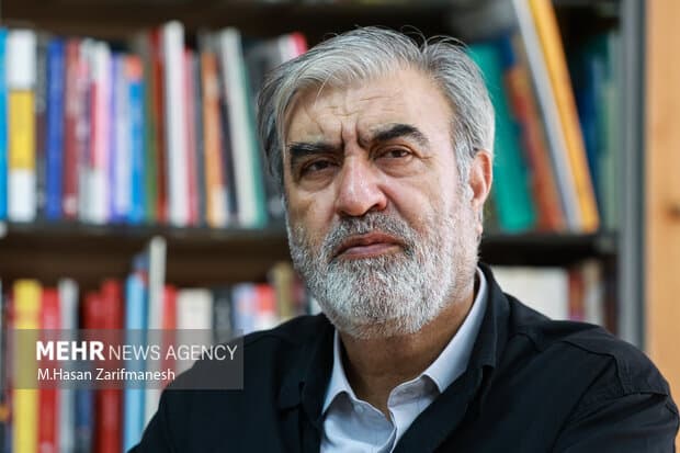 تصویر خبر: عزیزی: اصلاح آمایش دفاعی و ایمن‌سازی تجهیزات در دستور کار اخلاقی باشد