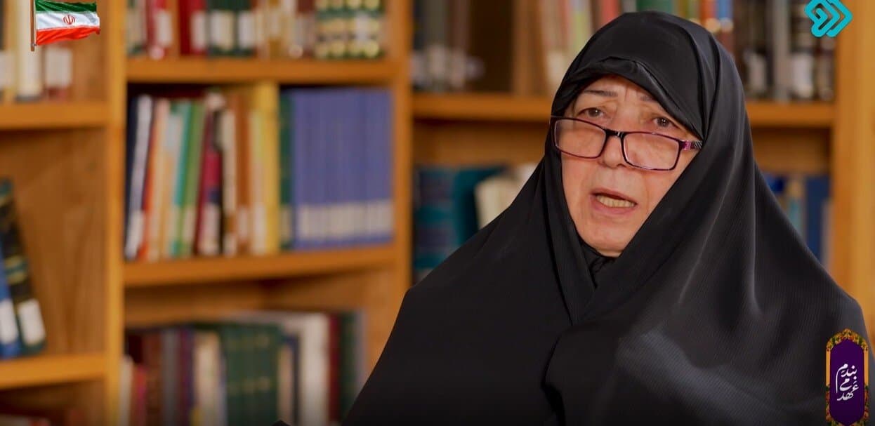 تصویر خبر: طیبه ماهروزاده: حاج آقا مجتبی همسر نمونه بود/ وقتی که داماد ما شدند، نوری وارد خانه ما شد/ دلم سوخت وقتی شنیدم برخی گفته‌اند «چارسو» برای ایشان است