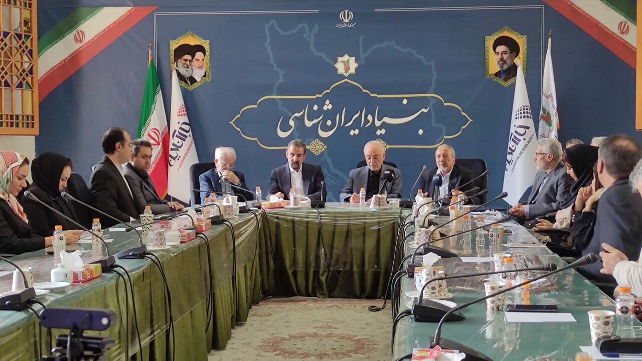 تصویر خبر: صالحی: شناخت ایران بدون شناخت دیگر کشورها کامل نیست