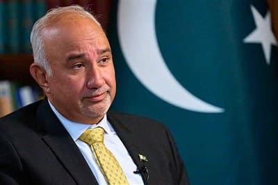 تصویر خبر: سفیر پاکستان: ایران محور مذاکرات آتی شهباز شریف و پوتین خواهد بود