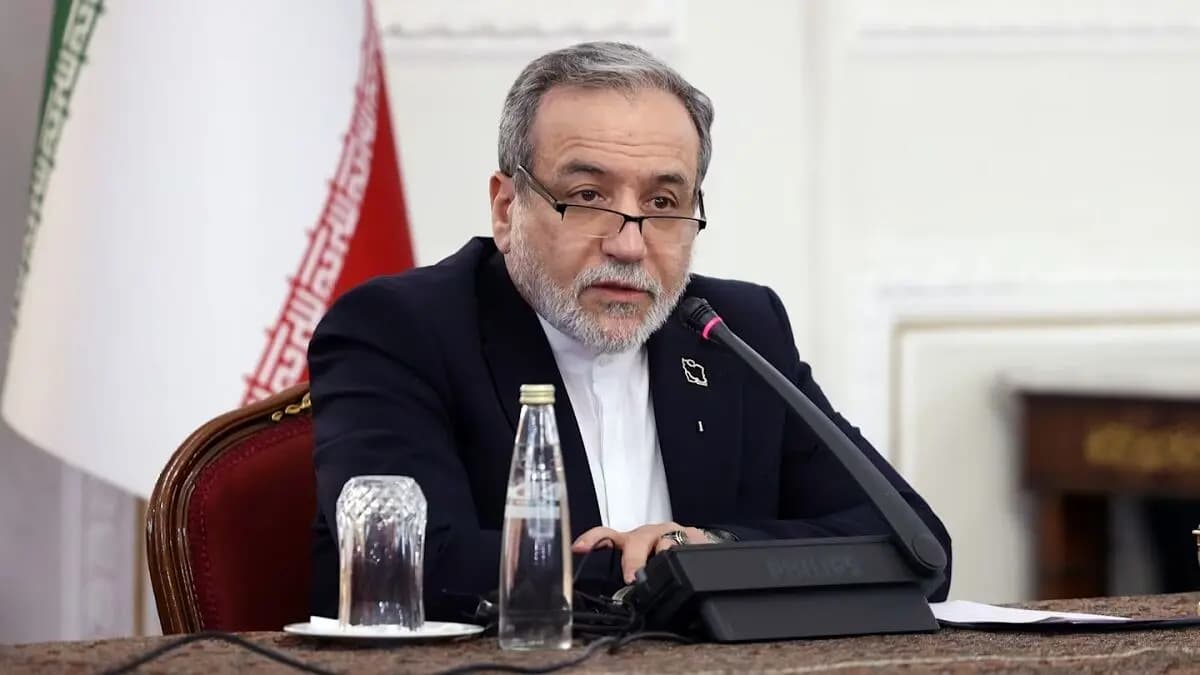 تصویر خبر: عراقچی: برای دیپلماسی و دفاع از خود آماده ایم