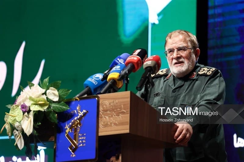 تصویر خبر: سرلشکر ایزدی: برآمریکا غلبه کردیم/ فرار ناوها از ترس موشک های ایرانی