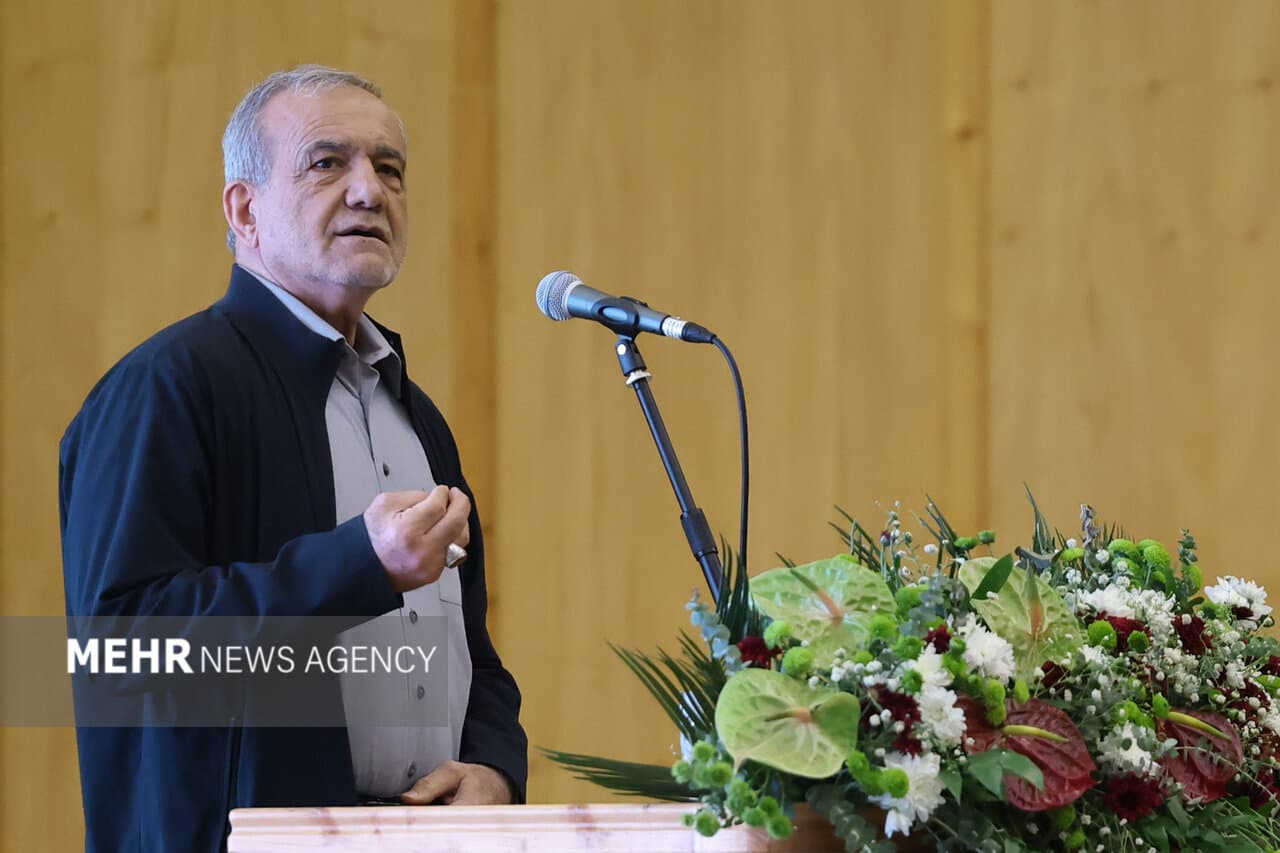 تصویر خبر: پزشکیان: ایران زیر بار زور نمی‌رود؛ با صلابت به مسیر خود ادامه می‌دهیم
